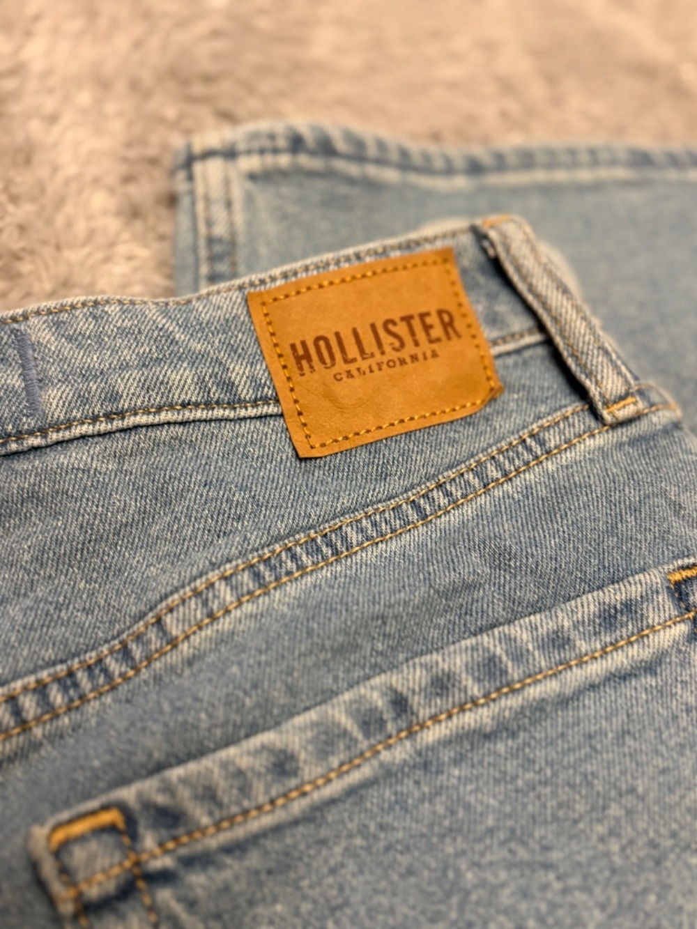 Women's Hollister Ultra High Rise Dad Jeans - Picture 6 of 7